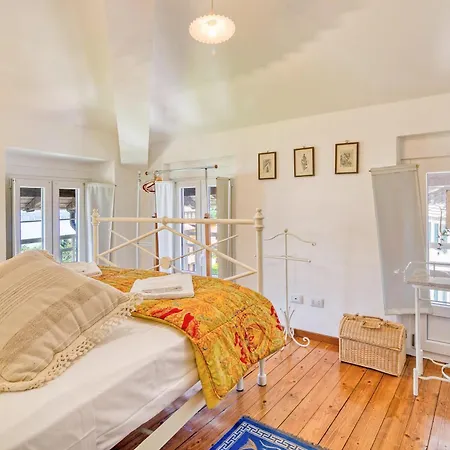 Piccolo Antico: 2br With View - Happy