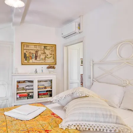 Piccolo Antico: 2br With View - Happy *
