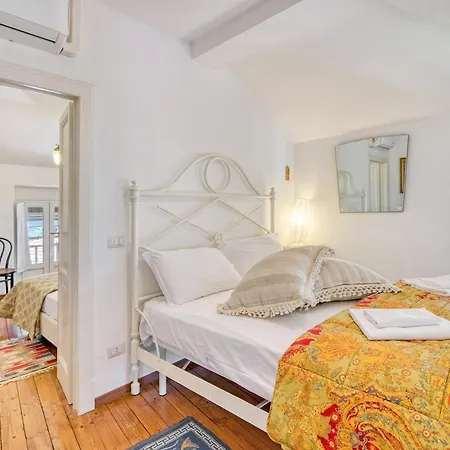 Piccolo Antico: 2br With View - Happy Apartment *