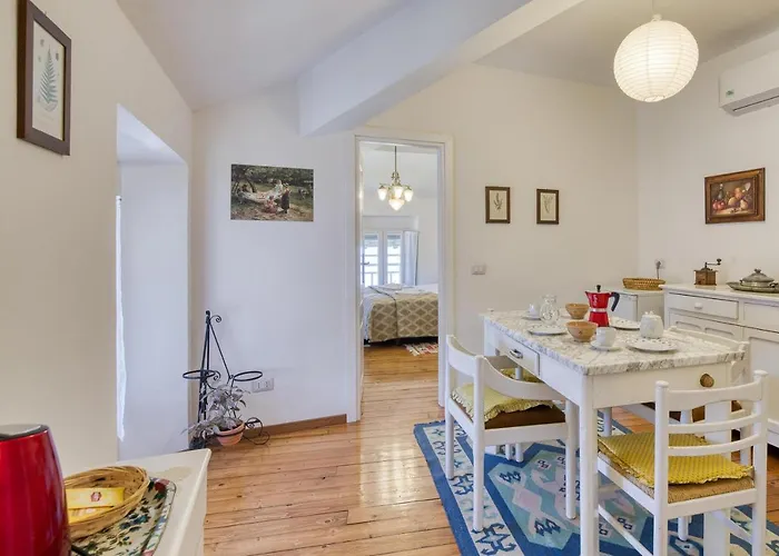 Piccolo Antico Stunning View - Happy *